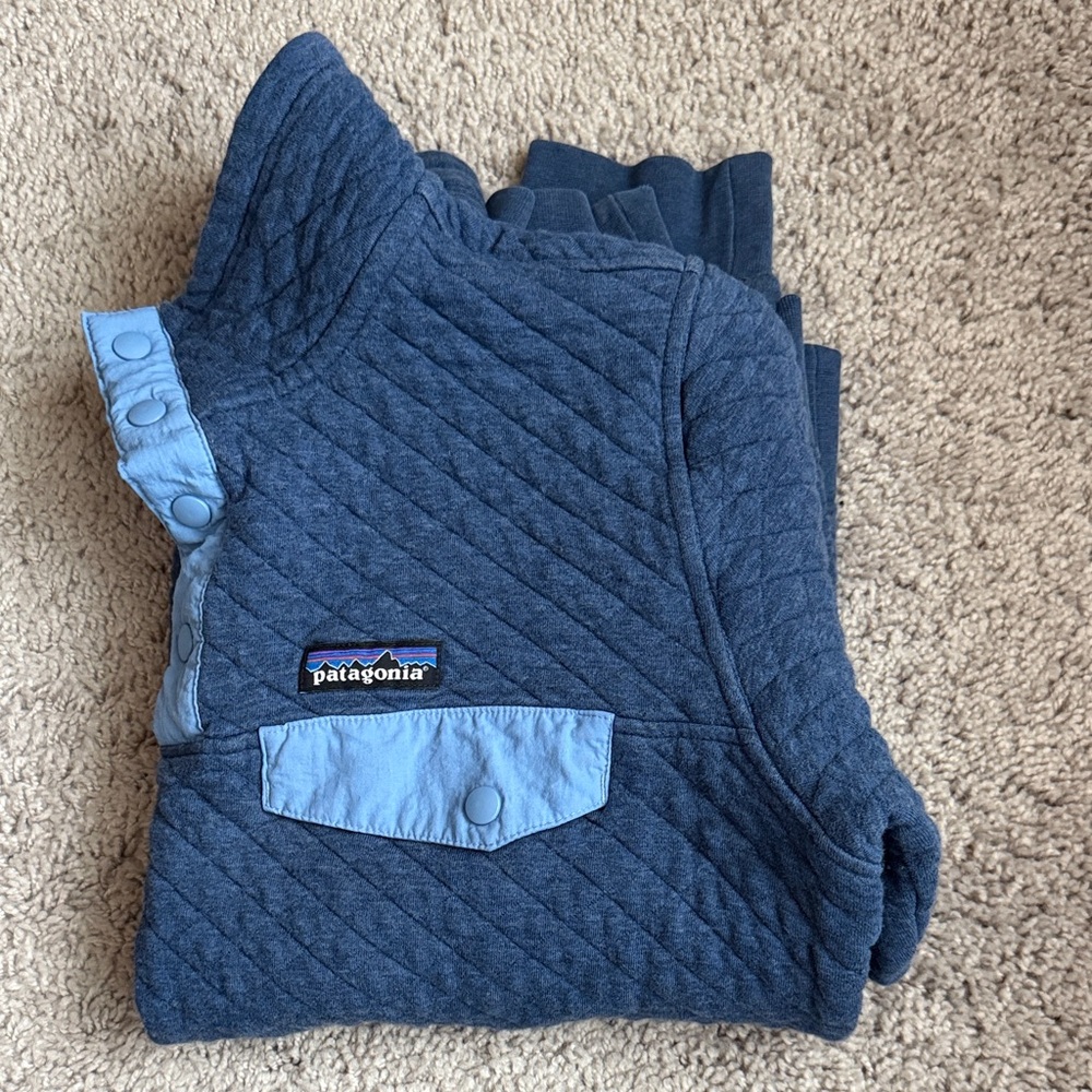 Patagonia quilted snap sweatshirt.